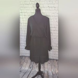 Black chiffon pleated dress ✨️NWT